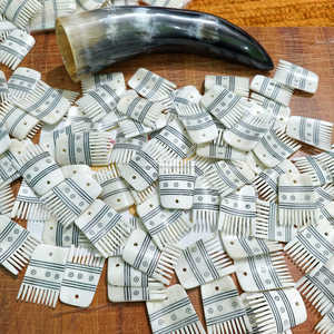 Peine para Barba de Hueso de Búfalo Pequeño Premium, Hecho a Mano con Diseño de Puntos Circulares, a Precio de Mayoreo - Product Image 3