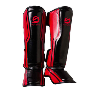 Protège-tibias personnalisés professionnels, durables, souples, légers et écologiques pour le kickboxing et le Muay Thai, en cuir PU, avec protection du tibia et du cou-de-pied - Product Image 1