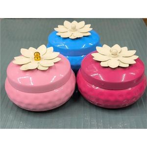 Élégants pots de rangement en métal en forme de fleur de lotus - Bols à noix finis en émail rose et bleu - Boîtes à fruits martelées artisanales pour noix - Product Image 1