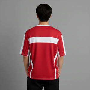 T-shirt rouge à manches courtes pour homme, col rond, tricoté, avec bordure contrastante, motif logo lettre sur le devant, coupe classique, prix abordable - Product Image 6