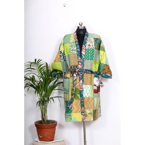 Robe de chambre kimono en soie indienne multicolore, style Kantha, vente en gros, vêtements de nuit, couleur rouge, patchwork fait main, robe longue maxi - Product Image 1