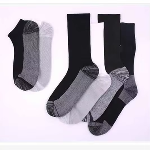 Chaussettes de compression sur mesure pour femmes et unisexe, classe 2, avec logo sur le bord du mollet, en tissu molletonné 100% coton, pour la gym, le fitness et la course à pied - Product Image 2