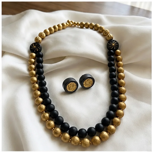 Parure de collier vintage noir et or en pierre de lave perlée avec boucles d'oreilles - Bijoux de déclaration pour fêtes et mariages de la marque KOTTRAVAI - Product Image 3