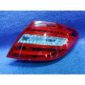 ไฟท้ายขวามือสองสำหรับรถยนต์ C-class รุ่น 2049060503 - Product Image 1