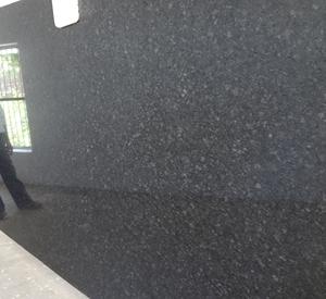 Dalles et comptoirs en granit noir du Rajasthan de qualité supérieure, pierre naturelle polie durable pour les projets intérieurs et extérieurs - Product Image 6