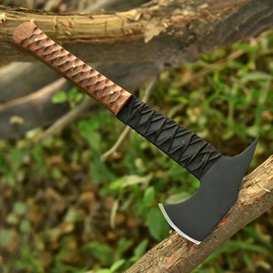 Hacha Táctica Tomahawk Personalizable ODM Nordic Forge de Acero 1095 Forjado a Mano con Espiga Completa y Mango de Palisandro para Exteriores - Product Image 4