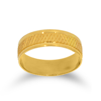 Luxuriöser Goldton Breiter Ring für Herren Geometrisches Strukturiertes Mittelteil Polierte Kanten Klassischer Designer-Modeschmuck