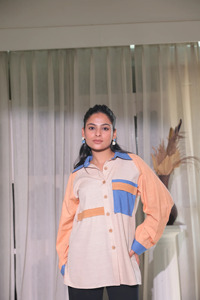 เสื้อเชิ้ตผ้าฝ้ายลินินผู้หญิง คอปกพับ แขนยาว ทรงหลวม สวมใส่สบาย ไซส์ XL สำหรับทุกฤดูกาล - Product Image 2