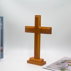 Croix religieuse antique en bois poli, faite à la main, à suspendre au mur pour la maison, l'église et la prière - Product Image 1