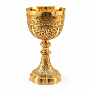 Copa de Metal con Acabado Dorado Antiguo, Cáliz Ornamentado con Grabados Florales, Taza Decorativa de Lujo Vintage para Decoración del Hogar - Product Image 4