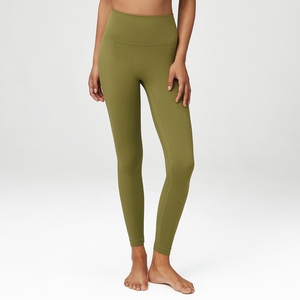 Ensemble de sport pour femme grande taille : soutien-gorge de sport à maintien élevé, anti-transpiration, à bretelles convertibles et encolure montante, et leggings taille basse - Product Image 3