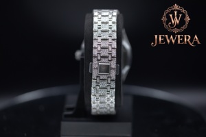Reloj de Acero Inoxidable Plateado de la Mejor Calidad con Diamantes Mossinate, Reloj Impresionante para Hombres y Mujeres con un Atractivo Clásico - Product Image 4