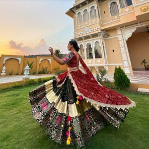 Robe de soirée et de mariage pour femme, style Lehenga Choli, avec dupatta, imprimé numérique, travail de miroir, bordure en dentelle Gota Patti, longueur ras du sol - Product Image 3