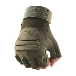 Gants de musculation personnalisés en polyester respirant à demi-doigts avec paume rembourrée et sangle de poignet auto-agrippante, unisexe, pour cyclisme et gym - Product Image 3