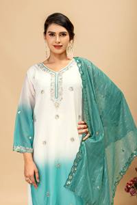 Conjunto de Dos Piezas Salwar Kameez Tradicional Bordado Anarkali con Dupatta Verde de Tela de Red para Bodas Indias, Fiestas y Graduaciones - Product Image 4