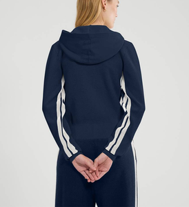Ensemble de survêtement slim en coton pour femme avec logo brodé personnalisé, idéal pour le jogging, le yoga et l'entraînement de football, avec empiècements latéraux contrastants – Collection 2026 – Vente Flash - Product Image 6