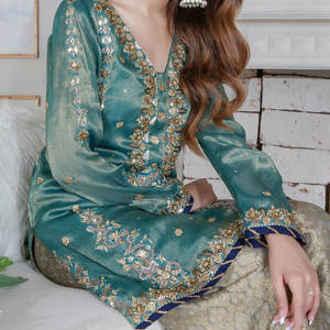 Salwar Kameez pour femmes prêt-à-porter, en tulle lourd brodé, avec protection solaire, longueur cheville, pour soirée, avec détails en dentelle - Product Image 5