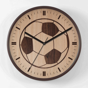 Horloge murale analogique silencieuse à quartz de 12 pouces, thème football, grain de bois foncé, texture naturelle, décoration pour salle de jeux, souvenir pour les fans de sport - Product Image 1