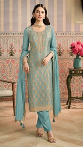 Salwar Kameez semi-cousu en viscose Lotus Simmer avec broderie jacquard, style moderne pour fêtes, mariages et Diwali - Product Image 2