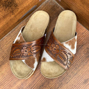 Sandales à fleurs croisées occidentales usinées à la main Sandales à enfiler en cuir de vachette véritable Tongs d'extérieur Chaussures pour femmes - Product Image 2
