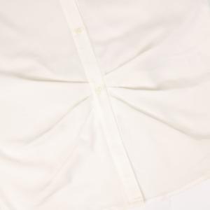 Chemise tunique blanche à manches longues pour femme avec col boutonné, tenue de bureau décontractée |   Fabricant de vêtements au Cambodge - Product Image 6