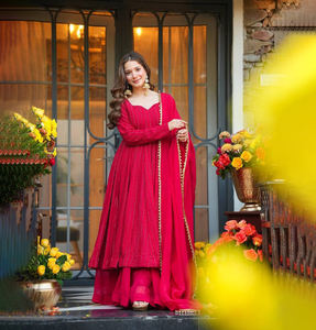 Salwar Kameez indien ethnique en coton Georgette avec broderies lourdes pour mariage et festivals, Pishwas pour femmes - Product Image 1