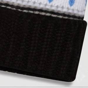 Gorro de punto personalizado de primera calidad con bordado, disponible en diferentes tallas, con el último diseño de bordado a un precio razonable. - Product Image 3