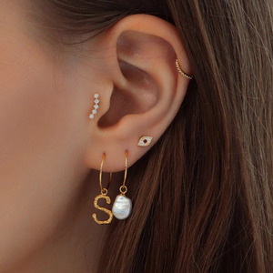 Zisma 14K Gold Curved Lab Grown Diamond Labret Internal Threaded Flat <b>Back</b> 5 Stone Cluster Piercing Stud Diamond Manufacturer - Product Image 2