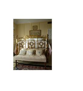 Cadre de lit en laiton de fabrication artisanale pour intérieurs élégants, doté d'une structure robuste, d'un design décoratif et d'un confort de sommeil. - Product Image 1