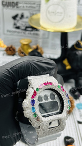 Reloj digital con incrustaciones de diamantes de imitación y bisel de piedras de colores, caja plateada, para unisex. - Product Image 2