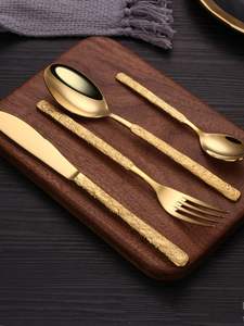 Juego de Cubiertos de Lujo con Textura Dorada, Cuchara, Tenedor y Cuchillo de Acero Inoxidable, Juego de Cubiertos Elegantes para Mesa de Comedor - Product Image 3