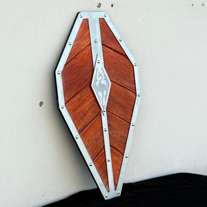 Escudo de Madera Estilo Vikingo de 18 Pulgadas, Accesorio de Disfraz para Cosplay, Inspirado en el Mundo Nórdico Medieval, Decoración para Exhibición en Pared - Product Image 2