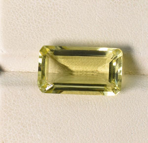 Piedra Preciosa de Cuarzo Limón Natural en Forma de Octágono 16.5X9.5X6 mm 7.15 ct - Product Image 4