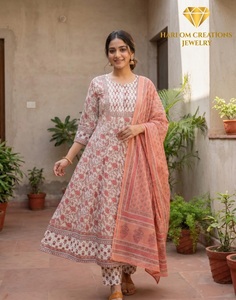 Ensemble de costume Kurta traditionnel pour femmes, en coton noir brodé, manches trois quarts, style bohème, col rond, été - Product Image 5
