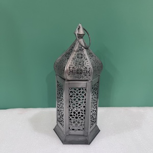 โคมไฟเหล็กทำมือดีไซน์งานฝีมือ พร้อมลวดลายสลักตกแต่งสีเทา สำหรับตกแต่งบ้าน - Product Image 6