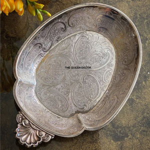 Plateau de service décoratif ovale en aluminium luxueux avec poignées en feuille de laiton doré, fait main, décoration d'intérieur, prix le plus bas - Product Image 6