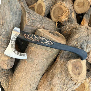 Hache Tomahawk avec manche en bois de rose sculpté, lame en acier Damas gravée, qualité industrielle pour la survie - Product Image 4