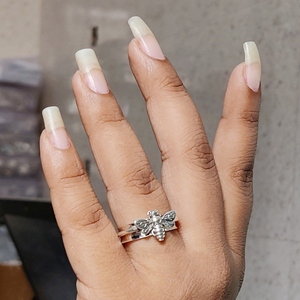 แหวนเงินแท้ 925 รูปผึ้งหมุนได้ ทำมือ แหวนนิ้วโป้งแบบหมุนได้ สำหรับทุกเพศ เหมาะสำหรับงานแต่งงานหรือเป็นของขวัญในงานปาร์ตี้ - Product Image 4