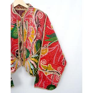 Hermosa Chaqueta Corta Acolchada Kantha con Cierre Abierto para Mujer, Hecha a Mano en India con Algodón Kantha, Ideal para Otoño e Invierno - Product Image 3
