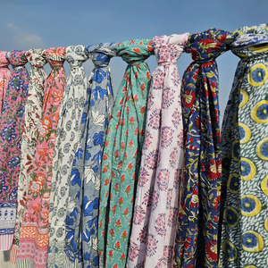 Sarong en coton imprimé à la main de qualité export pour femme, léger, idéal comme cache-maillot de bain, pour la plage et les vacances d'été - Product Image 1