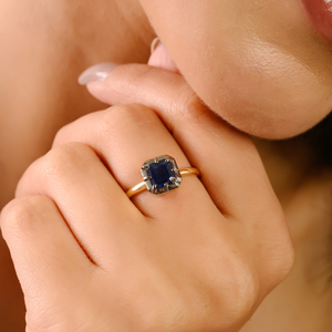 แหวนพลอยไพลินสีน้ำเงินทรงสี่เหลี่ยมแบบมินิมอล คอลเลคชั่นใหม่ สำหรับใส่ทุกวัน ทำจากทองคำแท้ 18K - Product Image 2