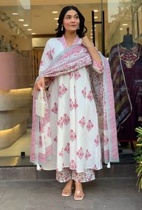 Conjunto de Kurta Anarkali Estampada para Mujer con Palazzo y Dupatta, Traje Étnico para Fiestas de Invierno, para Uso Casual y Festivo - Product Image 1