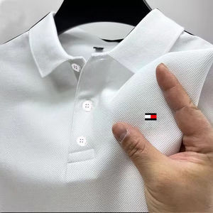 เสื้อยืดผู้ชายผ้าฝ้ายเจอร์ซีย์ 100% แขนสั้น ทรงปกติ สวมใส่สบาย สีพื้น ระบายอากาศได้ดี โลโก้ด้านหน้า ดีไซน์เรียบ - Product Image 5