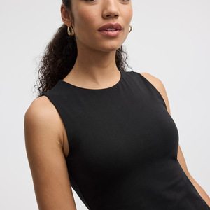 Haut court tricoté noir sans manches, col rond, coupe ajustée, décontracté, pour femme - Product Image 2