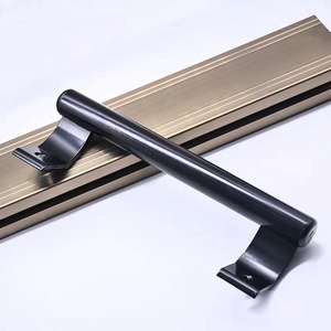 Poignée de meuble minimaliste en fer noir pour tiroirs de cuisine – Quincaillerie durable au design élégant en fer massif - Product Image 5