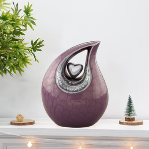 Urne funéraire en aluminium violet avec motif en forme de cœur pour souvenir commémoratif d'un adulte - Product Image 1