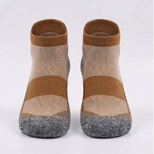 ML184 Nouvelle conception Chaussettes de sport basses rembourrées résistantes aux accrocs pour hommes, respirantes, athlétiques, durables, couleur personnalisable, par paire - Product Image 1