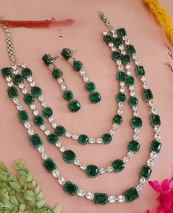 Ensemble collier et boucles d'oreilles en laiton plaqué argent de qualité supérieure, serti de moissanite, pour femme, collection mariage. - Product Image 3