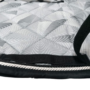 Ensemble de tapis de selle pour cheval en polycoton durable, matelassé à paillettes, avec bottes et bonnet d'oreille assortis, accessoires d'équitation de luxe - Product Image 4