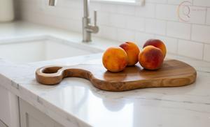 Planche à découper en bois naturel antibactérienne et écologique pour une cuisine saine, structure durable avec finition de qualité alimentaire et protection pour les couteaux - Product Image 4